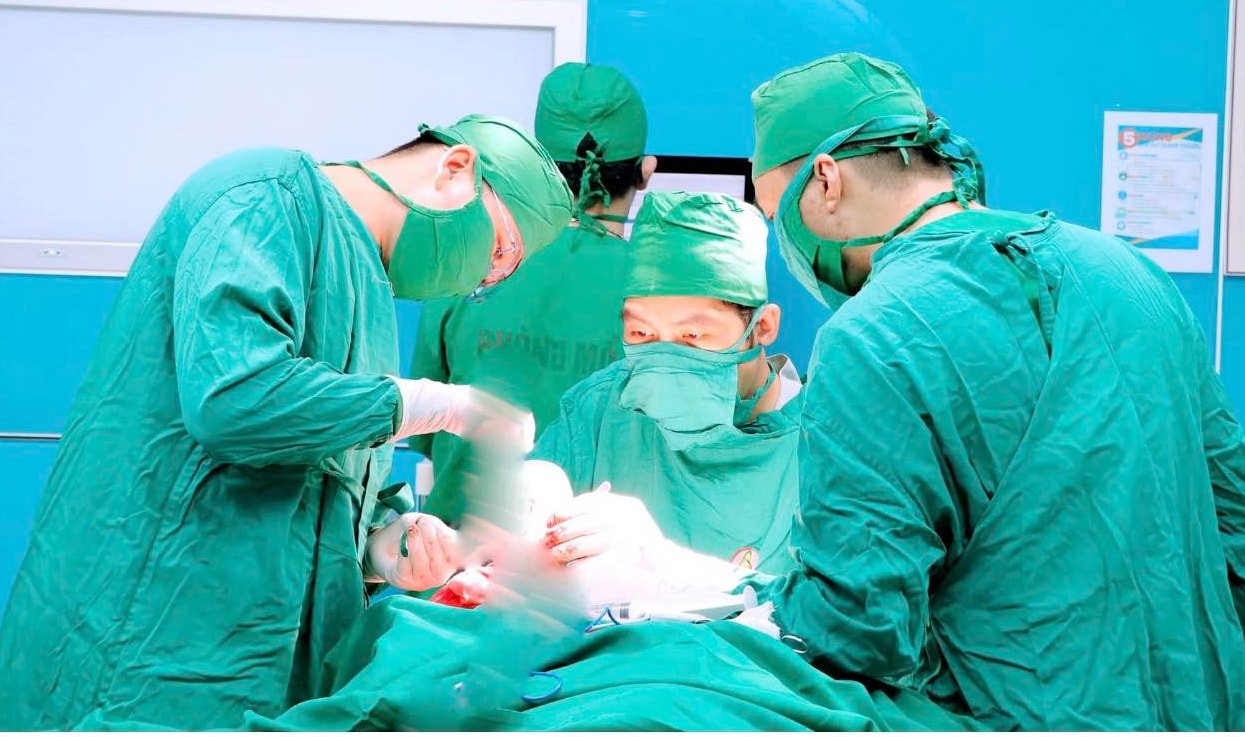 Ghép sọ tự thân thành công cho thiếu niên 15 tuổi- Ảnh 1. Ghép sọ tự thân thành công cho thiếu niên 15 tuổi- Ảnh 1.