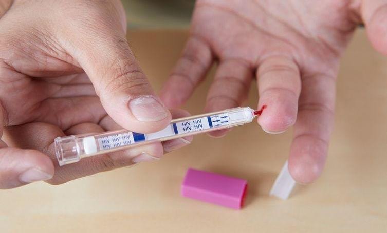 35 năm Việt Nam ứng phó với HIV/AIDS: Hành trình bền bỉ hướng tới mục tiêu chấm dứt dịch bệnh vào năm 2030- Ảnh 1.