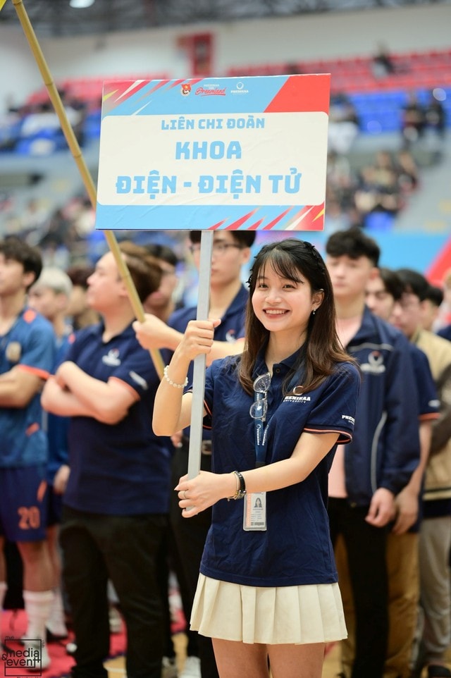Nữ sinh khoa học công nghệ lựa chọn rẽ hướng, tự tin theo đuổi giấc mơ với phiên bản tốt hơn mỗi ngày- Ảnh 2. Nữ sinh khoa học công nghệ lựa chọn rẽ hướng, tự tin theo đuổi giấc mơ với phiên bản tốt hơn mỗi ngày- Ảnh 2.