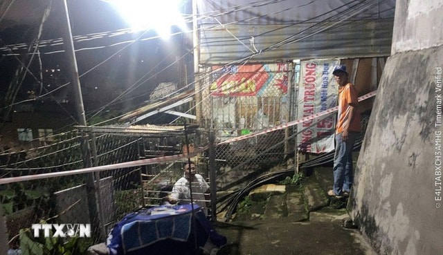 TP Hồ Chí Minh: Di dời các hộ dân trong vùng nguy cơ sạt lở tại phường Vũng Tàu- Ảnh 1. TP Hồ Chí Minh: Di dời các hộ dân trong vùng nguy cơ sạt lở tại phường Vũng Tàu- Ảnh 1.