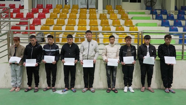 Nhóm thanh niên uy hiếp, cướp tài sản của người nước ngoài- Ảnh 1. Nhóm thanh niên uy hiếp, cướp tài sản của người nước ngoài- Ảnh 1.