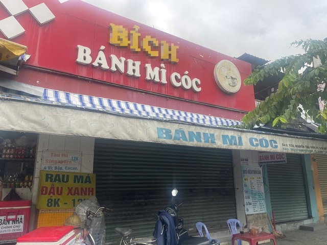 40 người nhập viện nghi ngộ độc sau khi ăn bánh mì ở TPHCM- Ảnh 1. 40 người nhập viện nghi ngộ độc sau khi ăn bánh mì ở TPHCM- Ảnh 1.