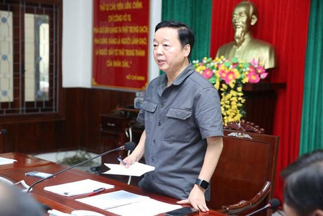 Phó Thủ tướng: Khẩn trương hỗ trợ xây mới cho hộ dân bị sập nhà vì bão số 13- Ảnh 1.