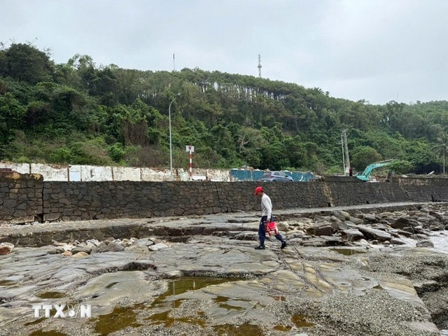 Hải Phòng: Khắc phục tình trạng sạt lở bờ kè biển ở phường Đồ Sơn- Ảnh 1.