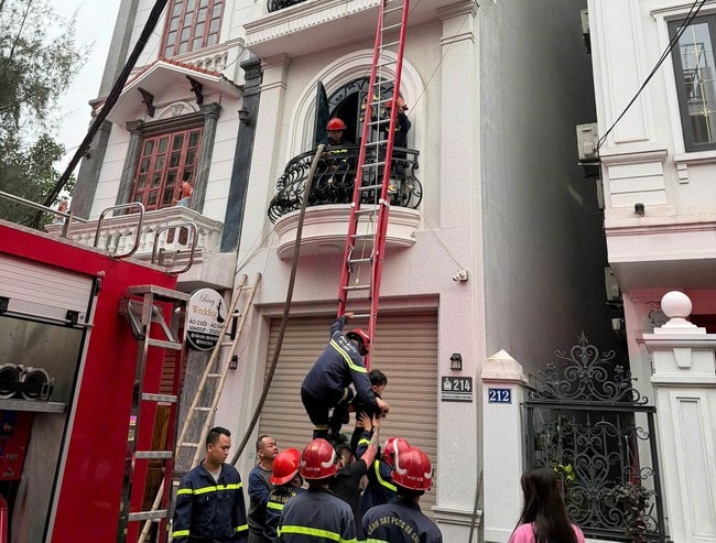 Giải cứu thành công 3 người trong vụ cháy tại Hải Phòng- Ảnh 1.