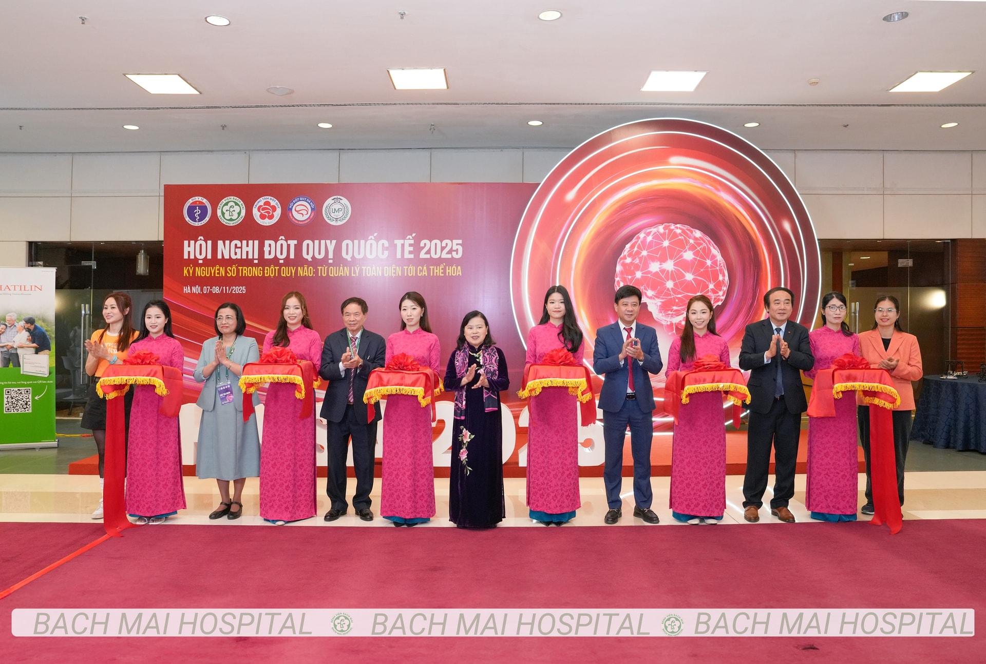 Thứ trưởng Bộ Y tế: Nỗ lực để mỗi người dân được tiếp cận cấp cứu, điều trị đột quỵ trong 'thời gian vàng'- Ảnh 9.