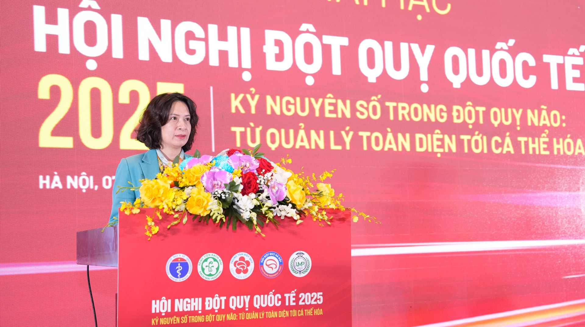 Thứ trưởng Bộ Y tế: Nỗ lực để mỗi người dân được tiếp cận cấp cứu, điều trị đột quỵ trong 'thời gian vàng'- Ảnh 1.