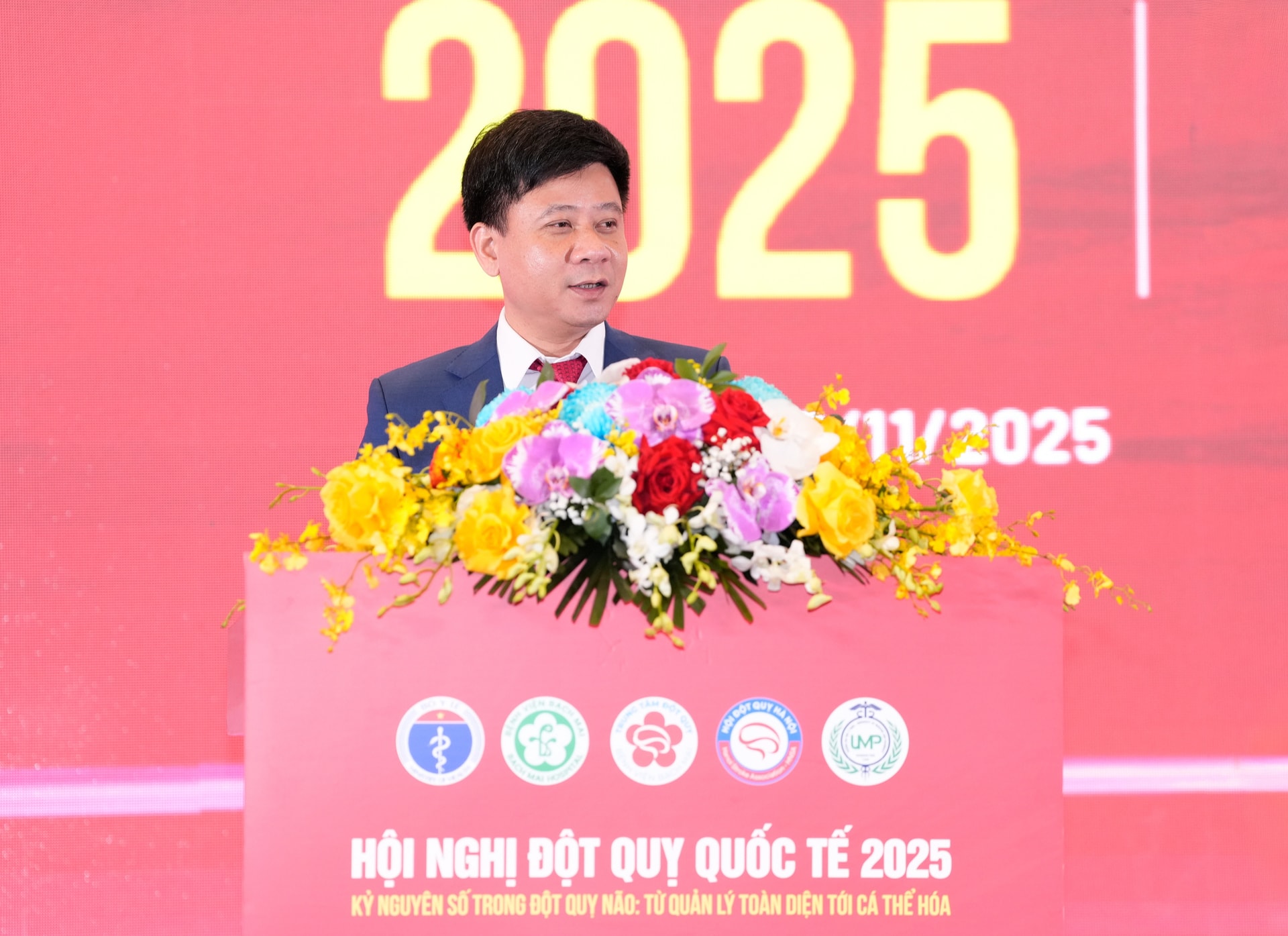 Thứ trưởng Bộ Y tế: Nỗ lực để mỗi người dân được tiếp cận cấp cứu, điều trị đột quỵ trong 'thời gian vàng'- Ảnh 8.