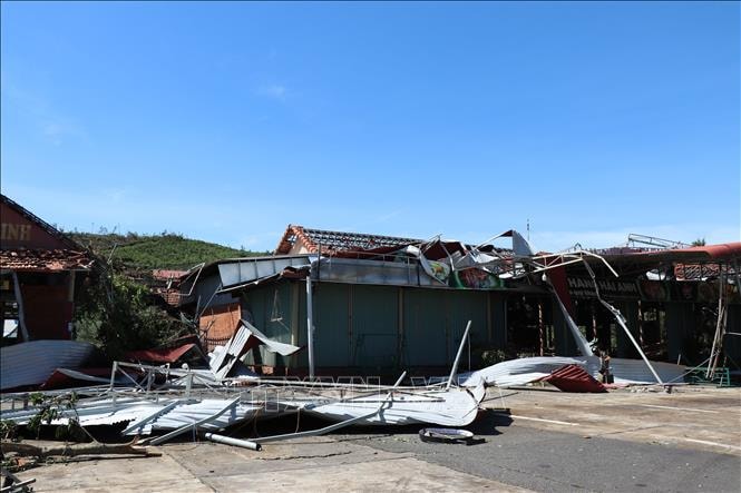 Bão số 13 làm sập, hư hỏng hơn 26.470 căn nhà và gây nhiều thiệt hại- Ảnh 1.