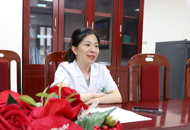 Nữ bác sĩ trẻ và Nữ bác sĩ trẻ và