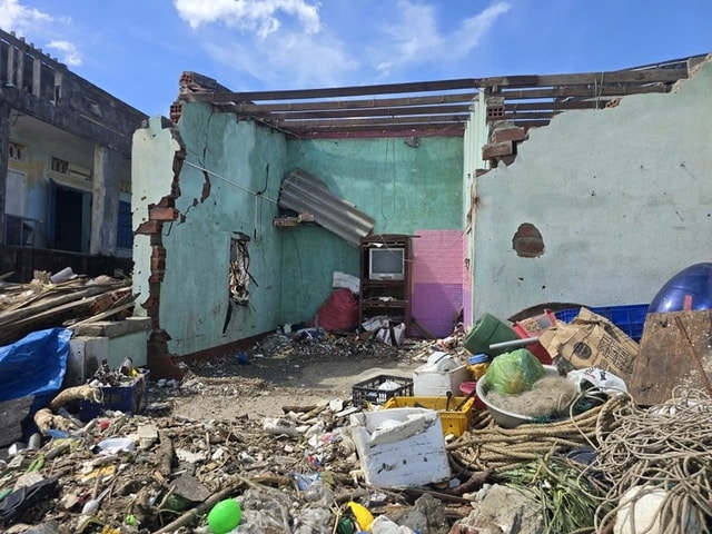 8 người chết và mất tích, gần 27 nghìn ngôi nhà bị sập, hư hỏng do bão số 13- Ảnh 2.