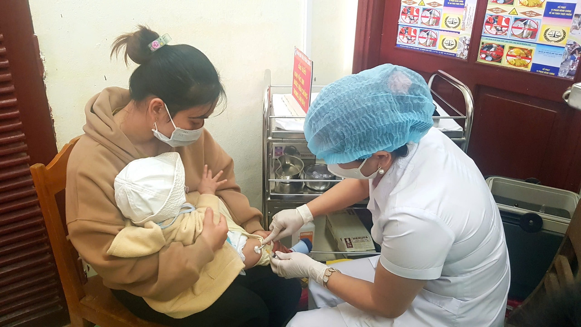 Bộ Y tế đề xuất phân cấp giải quyết thủ tục hành chính lĩnh vực phòng bệnh- Ảnh 1. Bộ Y tế đề xuất phân cấp giải quyết thủ tục hành chính lĩnh vực phòng bệnh- Ảnh 1.