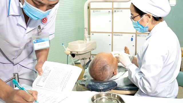 Nhiều quy định mới trong hành nghề Răng Hàm Mặt: Yêu cầu chuẩn hóa, tăng tính chuyên nghiệp- Ảnh 2. Nhiều quy định mới trong hành nghề Răng Hàm Mặt: Yêu cầu chuẩn hóa, tăng tính chuyên nghiệp- Ảnh 2.