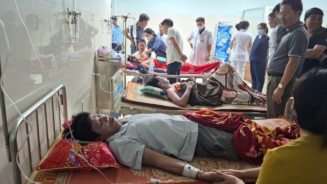 3 người trôi dạt 2 ngày trên biển: Khoảnh khắc 'sinh tử' giữa bão tố- Ảnh 2.