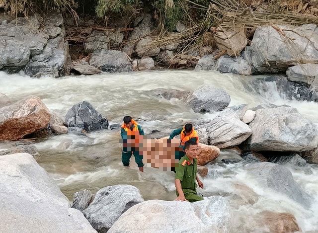 Đà Nẵng: 5 cháu nhỏ rủ nhau ra suối tắm, 2 cháu tử vong và mất tích- Ảnh 1. Đà Nẵng: 5 cháu nhỏ rủ nhau ra suối tắm, 2 cháu tử vong và mất tích- Ảnh 1.