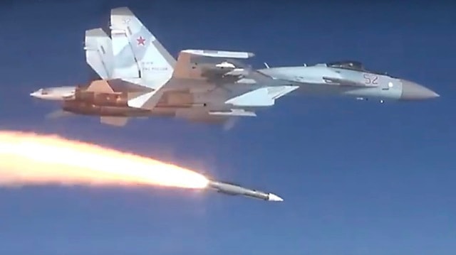 Tiêm kích Su-35 mang tên lửa R-37M giúp Iran chiếm ưu thế trước Israel?- Ảnh 1. Tiêm kích Su-35 mang tên lửa R-37M giúp Iran chiếm ưu thế trước Israel?- Ảnh 1.