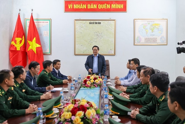 Thủ tướng Phạm Minh Chính: 'Đồn là nhà, biên giới là quê hương, đồng bào các dân tộc là anh em ruột thịt'- Ảnh 1. Thủ tướng Phạm Minh Chính: 'Đồn là nhà, biên giới là quê hương, đồng bào các dân tộc là anh em ruột thịt'- Ảnh 1.