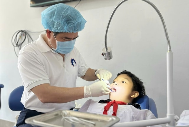 Báo động tình trạng sức khoẻ răng miệng người cao tuổi và trẻ em ở Việt Nam- Ảnh 1.