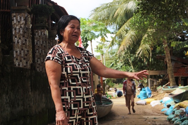 Sạt lở đe dọa ‘nuốt’ nhà dân, hàng trăm hộ ven sông thấp thỏm lo sợ- Ảnh 2.