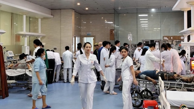 Thông tin mới nhất về sức khỏe 7 người trong vụ tai nạn trên cao tốc- Ảnh 1. Thông tin mới nhất về sức khỏe 7 người trong vụ tai nạn trên cao tốc- Ảnh 1.