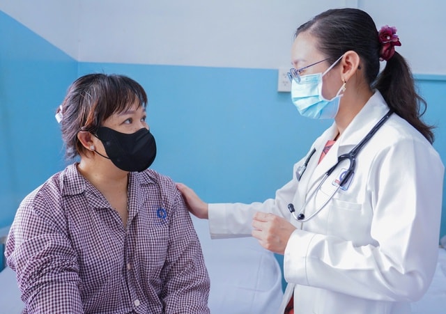 Đã có 272 ca nghi ngộ độc sau ăn bánh mì tại TPHCM, nhiều bệnh nhân vẫn đang điều trị nội trú- Ảnh 1.