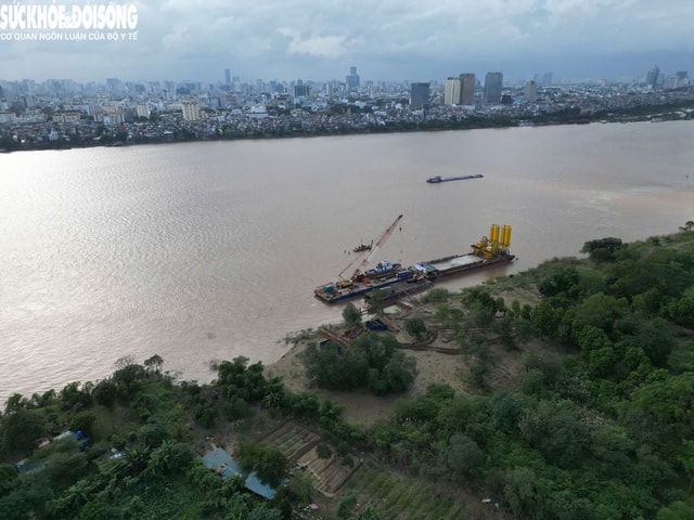 Khu vực xây dựng cầu Trần Hưng Đạo sau 1 tháng thi công- Ảnh 2. Khu vực xây dựng cầu Trần Hưng Đạo sau 1 tháng thi công- Ảnh 2.