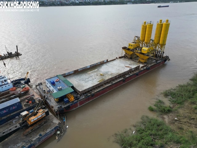 Khu vực xây dựng cầu Trần Hưng Đạo sau 1 tháng thi công- Ảnh 6. Khu vực xây dựng cầu Trần Hưng Đạo sau 1 tháng thi công- Ảnh 6.