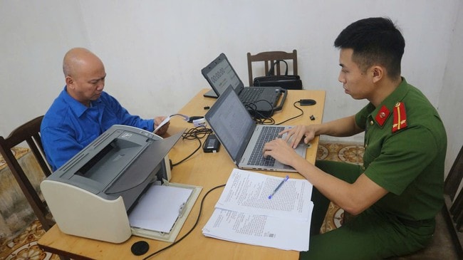 Khởi tố nhóm kinh doanh đa cấp phát hành dự án tiền ảo, chiếm đoạt hàng tỷ đồng- Ảnh 1. Khởi tố nhóm kinh doanh đa cấp phát hành dự án tiền ảo, chiếm đoạt hàng tỷ đồng- Ảnh 1.