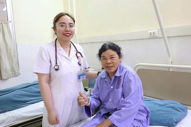 Bệnh nhân hai lần đột quỵ hồi phục hoàn toàn nhờ cấp cứu trong 'giờ vàng'- Ảnh 1.