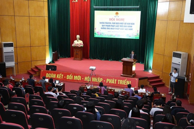 Thứ trưởng Thường trực Vũ Mạnh Hà: Phải gắn xây dựng pháp luật với cải cách hành chính và chuyển đổi số y tế- Ảnh 7. Thứ trưởng Thường trực Vũ Mạnh Hà: Phải gắn xây dựng pháp luật với cải cách hành chính và chuyển đổi số y tế- Ảnh 7.