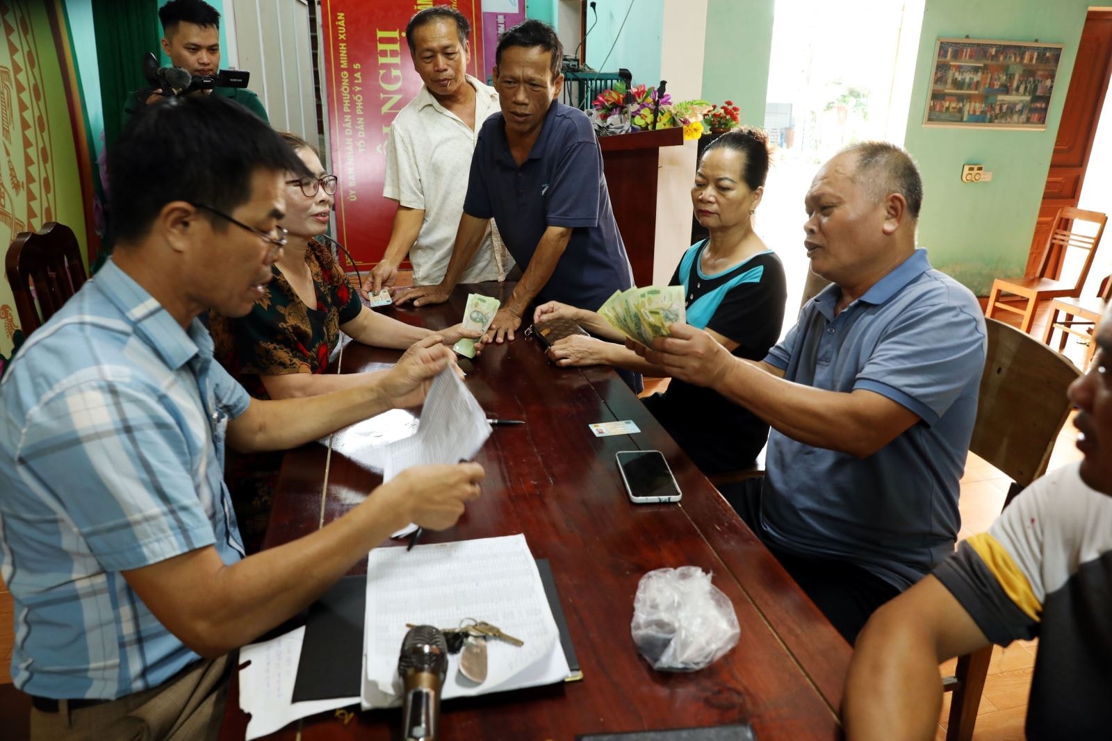 Từ 1/1/2026, tăng lương tối thiểu đối với người lao động làm việc theo hợp đồng- Ảnh 1.