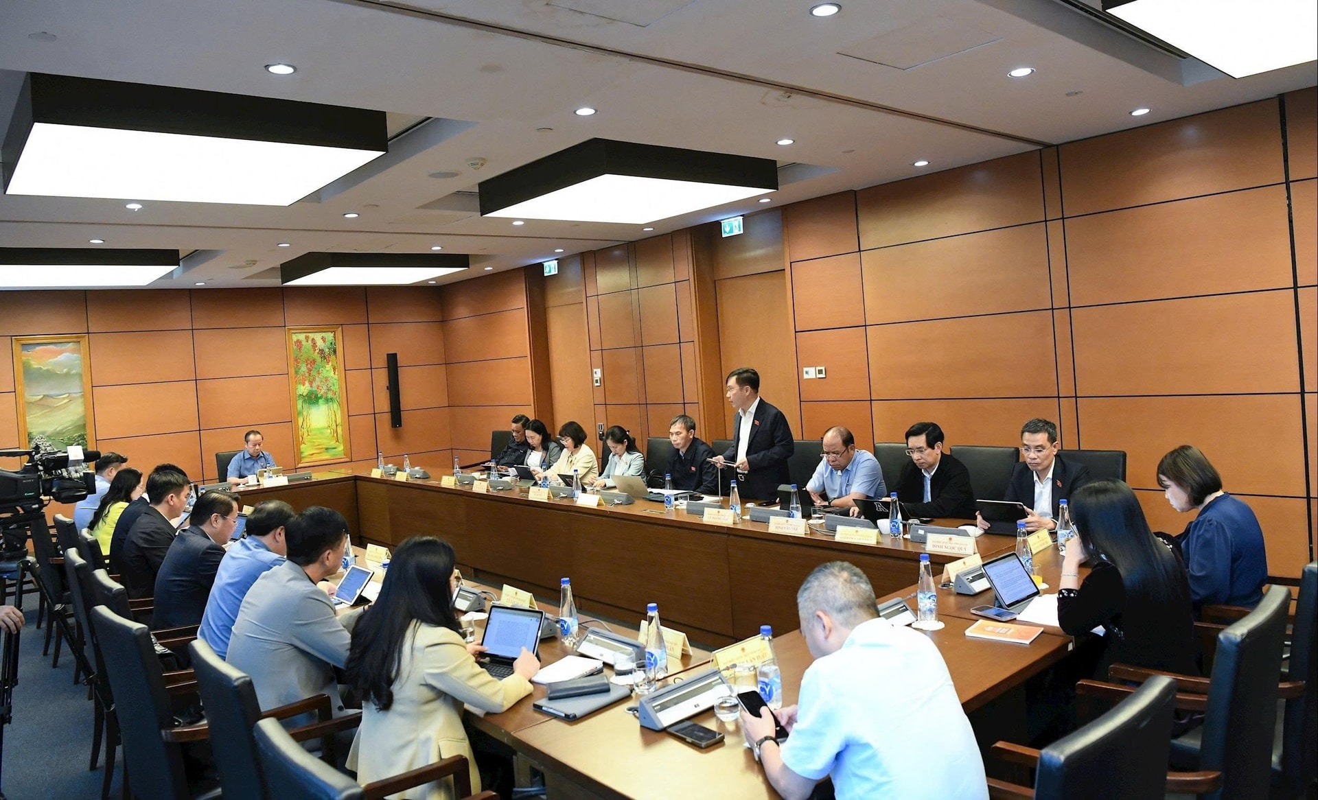 Cần phải đưa thuốc lá điện tử, thuốc lá nung nóng vào danh mục cấm đầu tư kinh doanh- Ảnh 3.