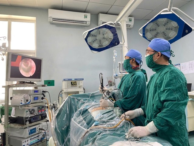 Phẫu thuật nội soi cột sống: Giải pháp điều trị an toàn, thẩm mỹ- Ảnh 3. Phẫu thuật nội soi cột sống: Giải pháp điều trị an toàn, thẩm mỹ- Ảnh 3.