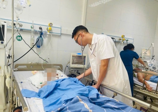 Cứu cụ bà bị uốn ván toàn thể cực hiếm sau phẫu thuật - Ảnh 1. Cứu cụ bà bị uốn ván toàn thể cực hiếm sau phẫu thuật - Ảnh 1.