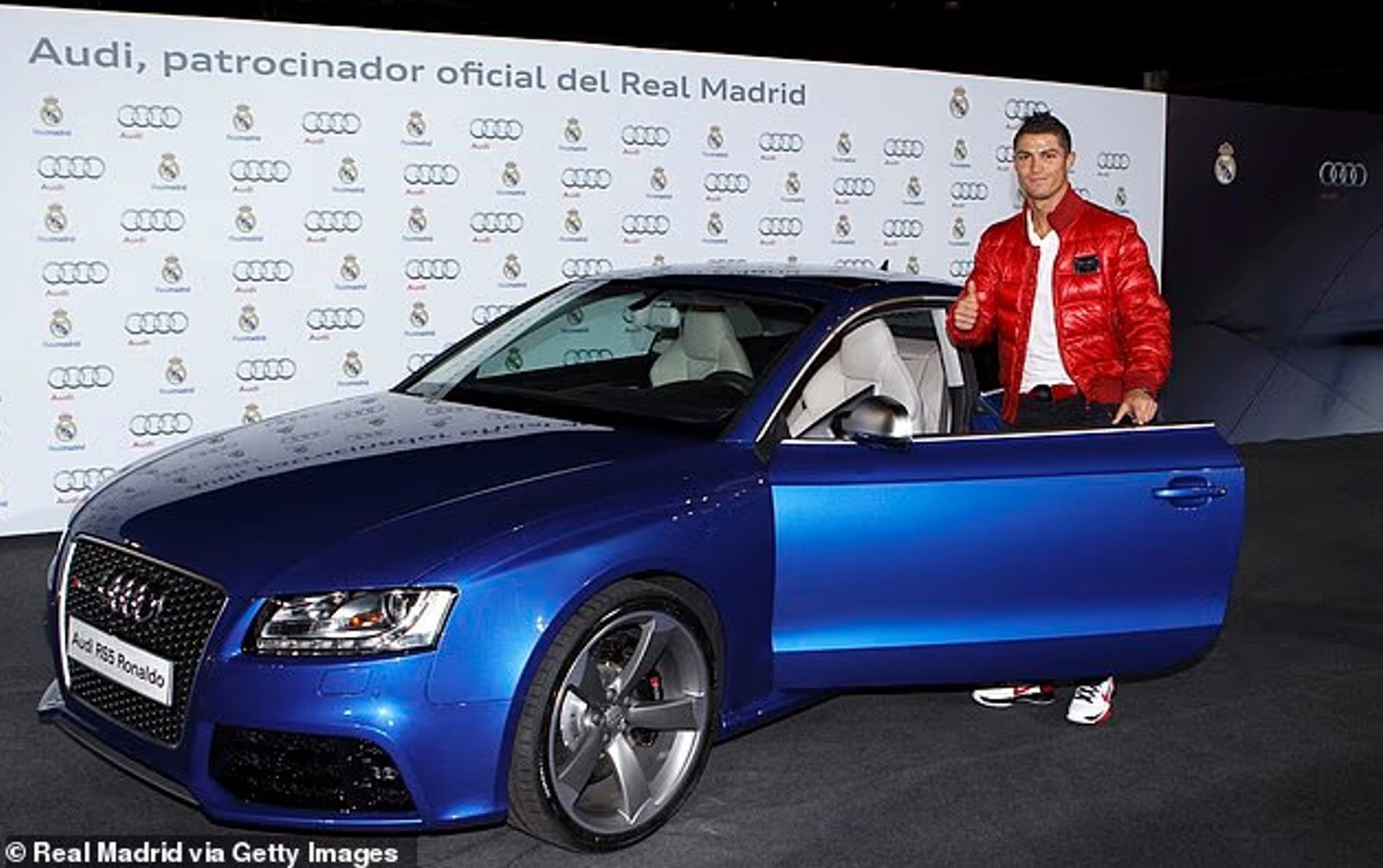 Ronaldo từng được tặng một số xe của Audi - bao gồm cả chiếc Audi RS 5 Coupe - khi còn ở Real Madrid.