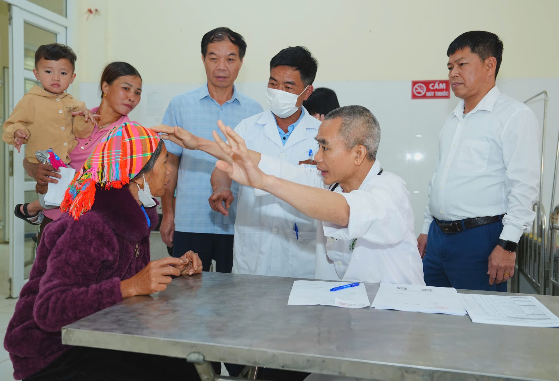 Xây dựng bệnh viện thông minh - cụ thể hóa chủ trương 'chuyển đổi số vì người dân khỏe mạnh, đất nước phát triển'- Ảnh 2. Xây dựng bệnh viện thông minh - cụ thể hóa chủ trương 'chuyển đổi số vì người dân khỏe mạnh, đất nước phát triển'- Ảnh 2.