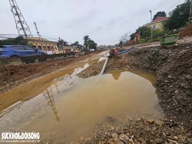 Hiện trạng đường huyết mạch phía Tây Hà Nội sắp đưa vào sử dụng- Ảnh 4. Hiện trạng đường huyết mạch phía Tây Hà Nội sắp đưa vào sử dụng- Ảnh 4.