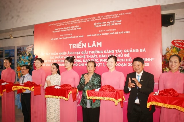 Hàng trăm tác phẩm ảnh tôn vinh tư tưởng, đạo đức, phong cách Hồ Chí Minh- Ảnh 1.
