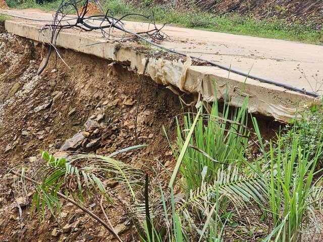 Sạt lở nghiêm trọng trên tuyến đường vào Di tích quốc gia đặc biệt Hang Con Moong- Ảnh 3.