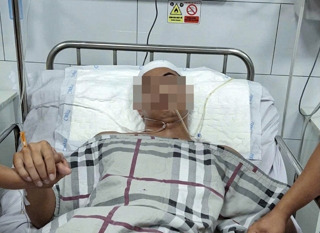 Thầy giáo trẻ bị đột quỵ được cứu sống trong gang tấc- Ảnh 1.