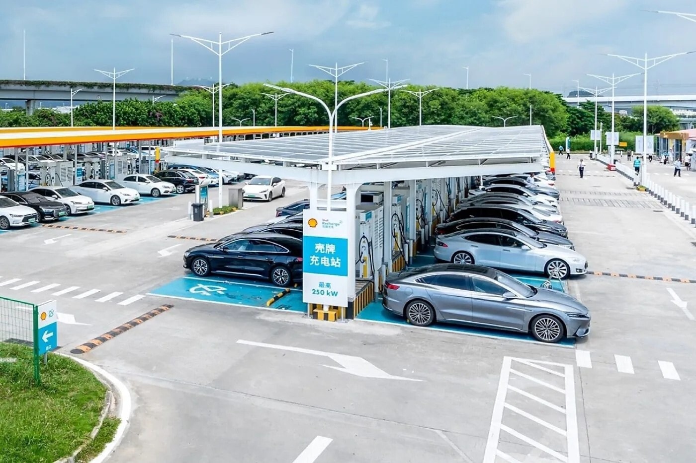 Một trạm sạc xe điện tại Trung Quốc (Nguồn: Electrive)