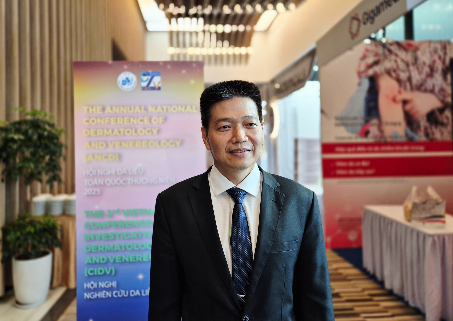 Chuyên ngành da liễu chuyển đổi số mạnh mẽ, nhiều công nghệ hiện đại nâng cao chất lượng điều trị- Ảnh 1. Chuyên ngành da liễu chuyển đổi số mạnh mẽ, nhiều công nghệ hiện đại nâng cao chất lượng điều trị- Ảnh 1.