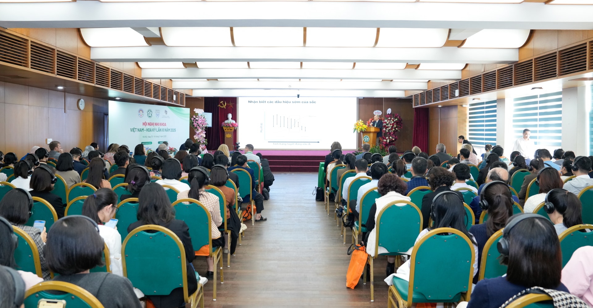 Giao mùa trẻ mắc cúm, phế cầu gia tăng, nhiều ca biến chứng viêm phổi- Ảnh 3. Giao mùa trẻ mắc cúm, phế cầu gia tăng, nhiều ca biến chứng viêm phổi- Ảnh 3.