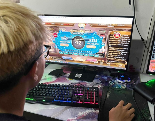 Khi đồng tiền ảo cuốn học sinh vào vòng xoáy đỏ đen- Ảnh 1.