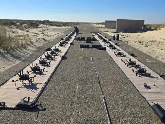 Ukraine sắp triển khai 'bãi mìn bay' để ngăn làn sóng UAV từ Nga- Ảnh 2. Ukraine sắp triển khai 'bãi mìn bay' để ngăn làn sóng UAV từ Nga- Ảnh 2.