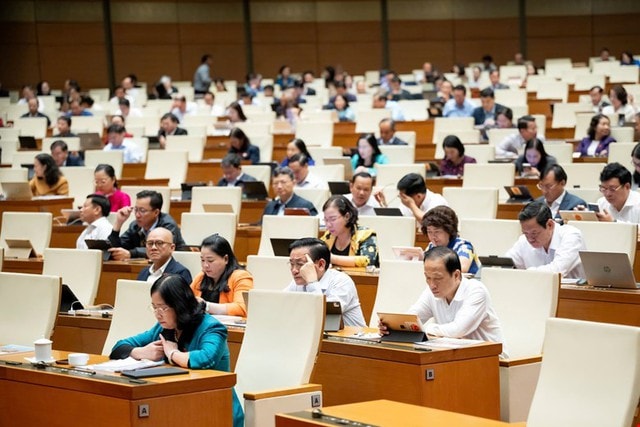 Đề xuất viên chức thôi việc do sáp nhập được hưởng trợ cấp tối thiểu 12 tháng lương- Ảnh 1.