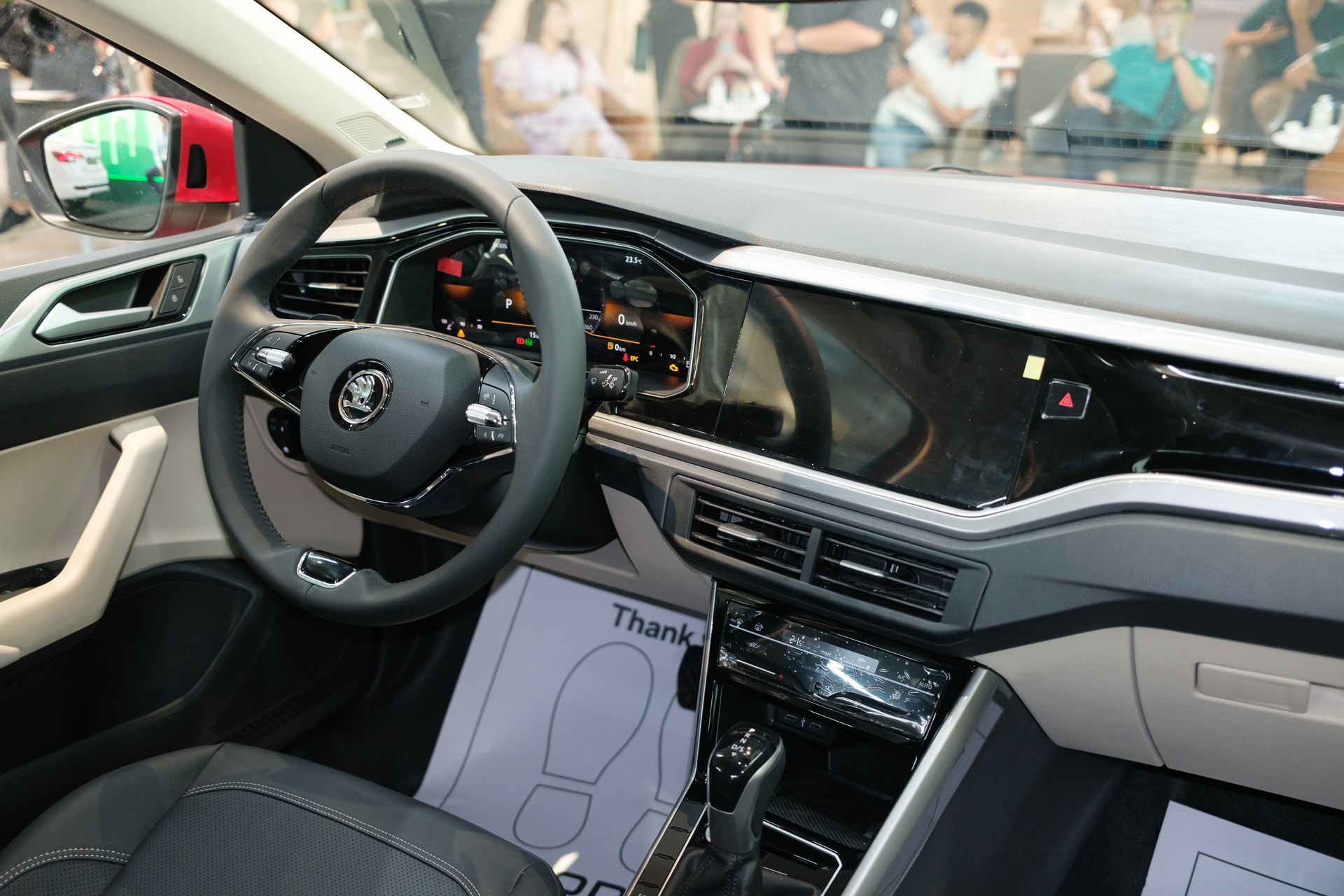 Skoda Slavia tương đồng với hệ thống màn hình giải trí 10 inches tích hợp Carplay, Android không dây (Slavia Style).