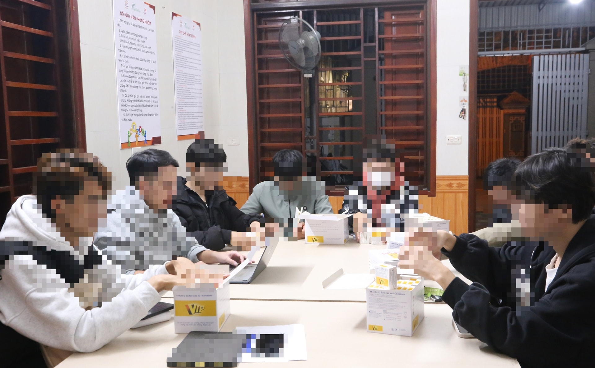 Từ mặc cảm đến sẻ chia (Kỳ cuối): Người 'săn HIV' từ những mảnh đời lạc lối- Ảnh 4.