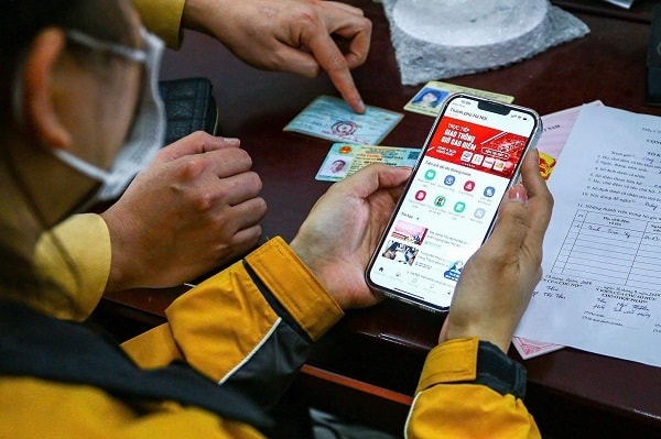 Hơn 30.000 dữ liệu phương tiện và GPLX được người dân gửi lên ứng dụng iHanoi sau 2 ngày triển khai- Ảnh 1.