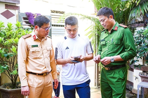 Hơn 30.000 dữ liệu phương tiện và GPLX được người dân gửi lên ứng dụng iHanoi sau 2 ngày triển khai- Ảnh 5.